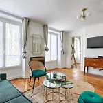 Central Paris L Mid-Term L Marais In 10Min